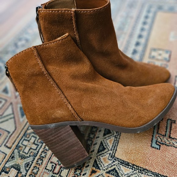 Boots - Picture 2 of 2